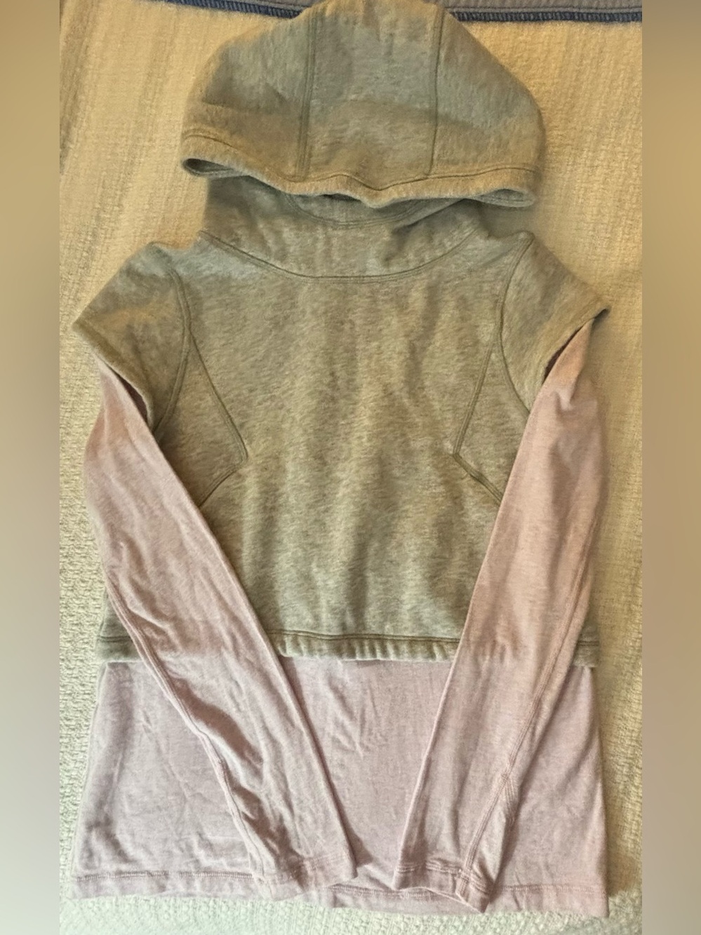 Ivivva Lululemon Girls Pullover Hoodie gray pink layered sweatshirt in SZ 14
